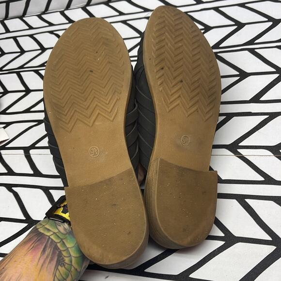 BC Footwear Vegan black mules in size 9.5 - Picture 6 of 7